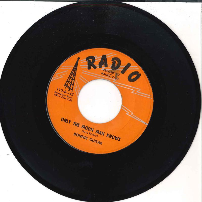 7-дюймовая пластинка BONNIE GUITAR - Shanty Boat / Only The Moon Man Kno 110 RADIO 1958 Россия Поп Б/у orange RecordCityJP
