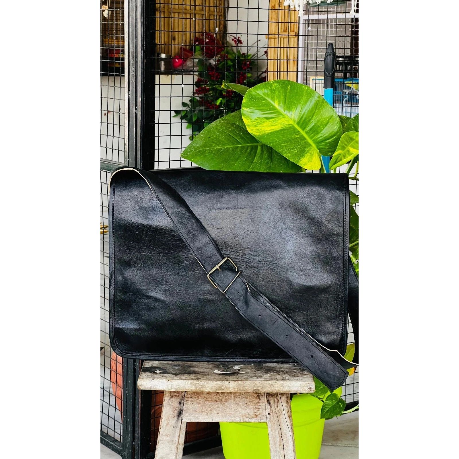 Винтажная кожаная сумка-мессенджер для ноутбука First Choice 16 x 12 x5  in gray NAVYA Genuine leather Bags