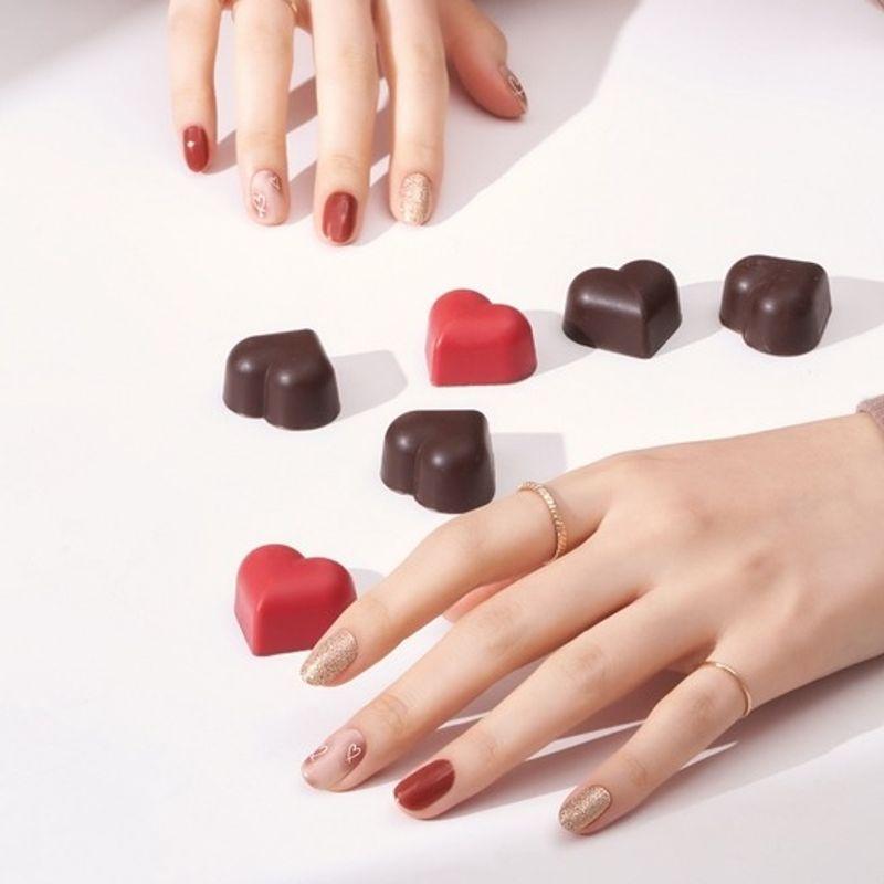 EDGEU Shop Gel Burgundy Heart Glam Adhesive Gel Nail Polish 16pcs Burgundy Heart Glam beige