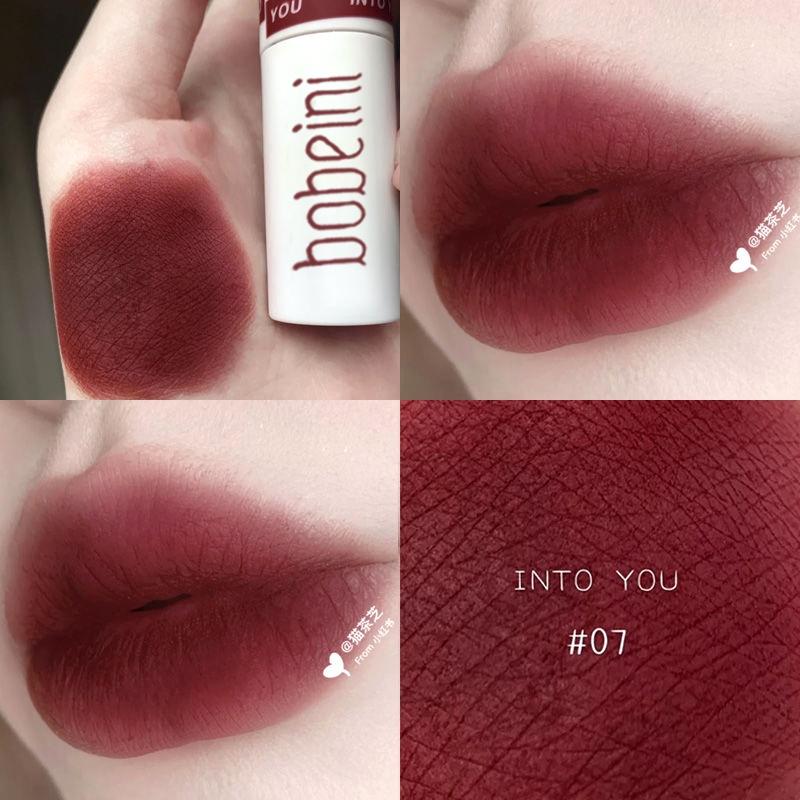 Бархатный матовый туман Air Lip Glaze Натуральное отбеливание Увлажнение и увлажнение Грязь для губ Водонепроницаемая помада Блеск для губ с антипригарным покрытием Женский макияж 07# brown Makeup love