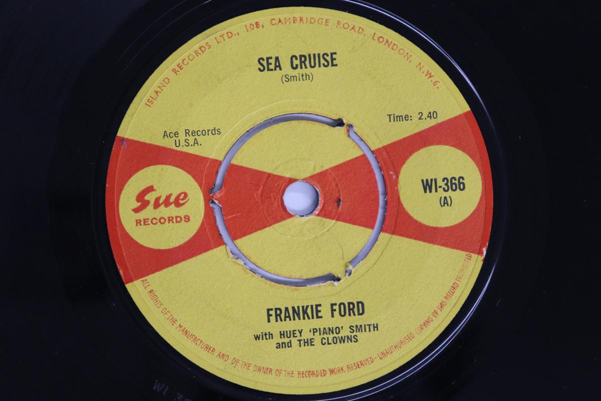 7-дюймовая пластинка FRANKIE FORD, HUEY  PIANO  SMITH & - Sea Cruise / Roberta WI366 SUE RECORDS 1965 UK Rock Б/у red RecordCityJP