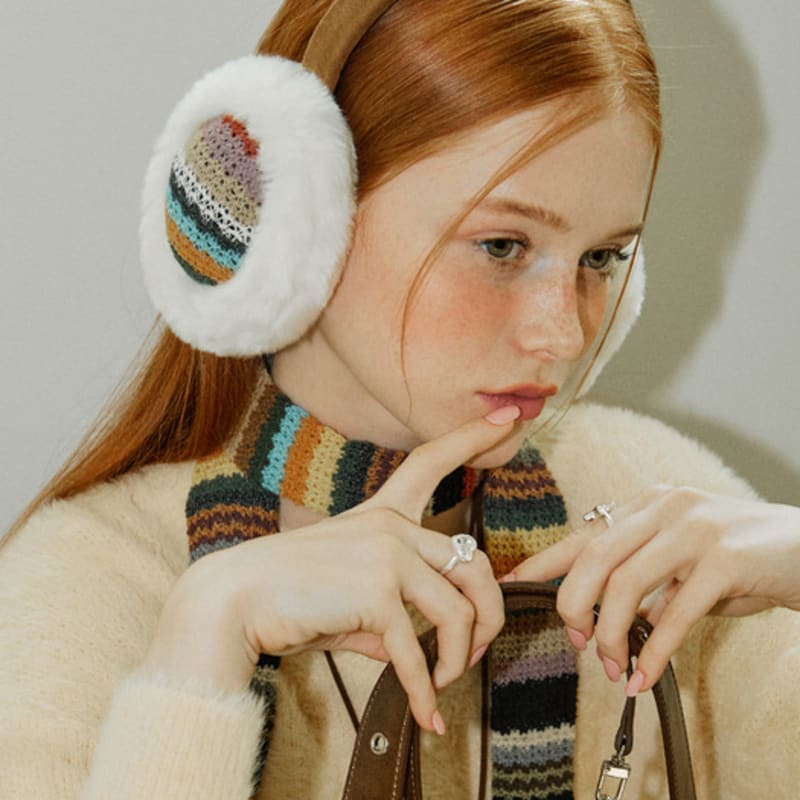 VVV [НАБОР] Полосатые меховые наушники и шарф Free brown Mayfashion