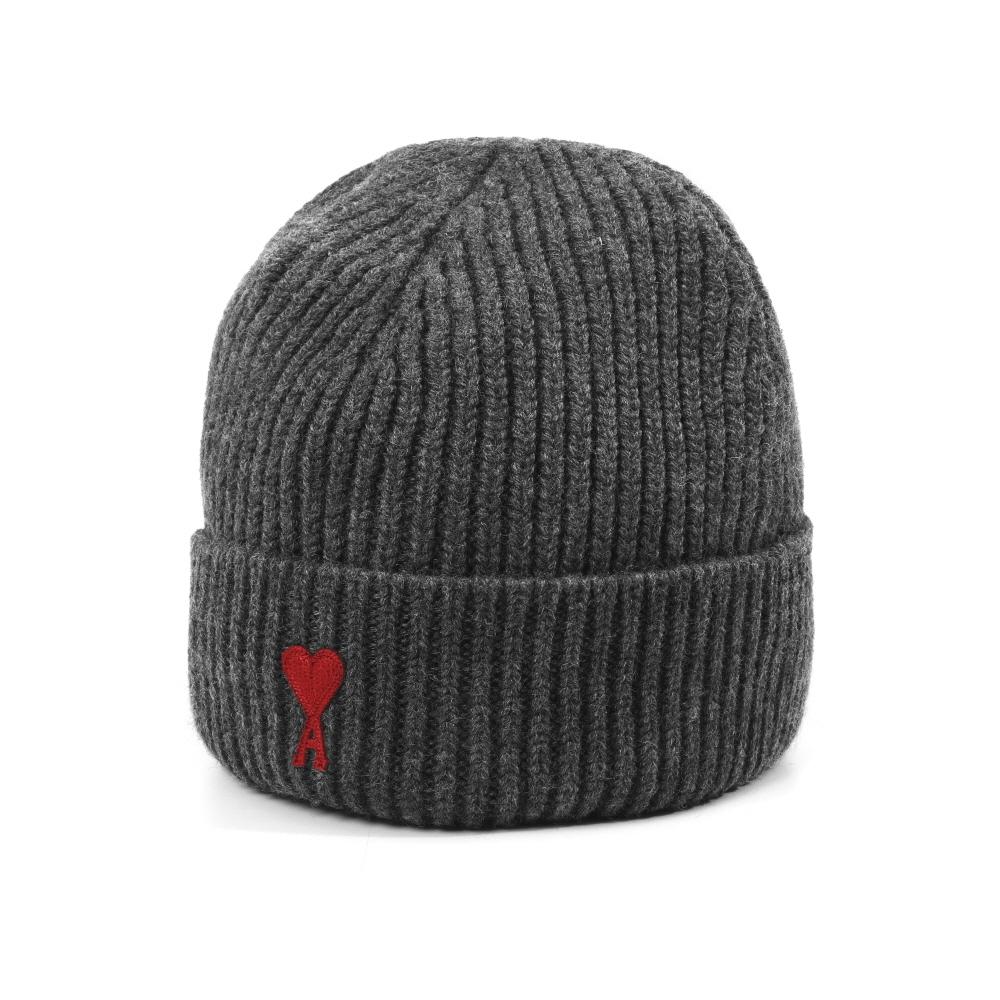 Шапка бини с лого Ami Heart Bfuha116 018 084 BFUHA116 018 084 gray TrendMecca Watches