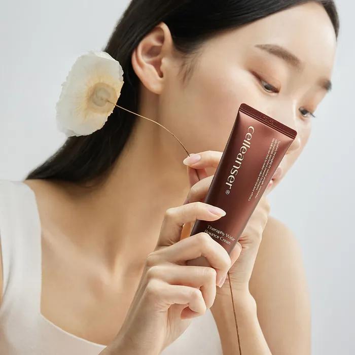Увлажняющий крем для лица Therapy Water Bounce Cream 70 мл brown BeautyGlam