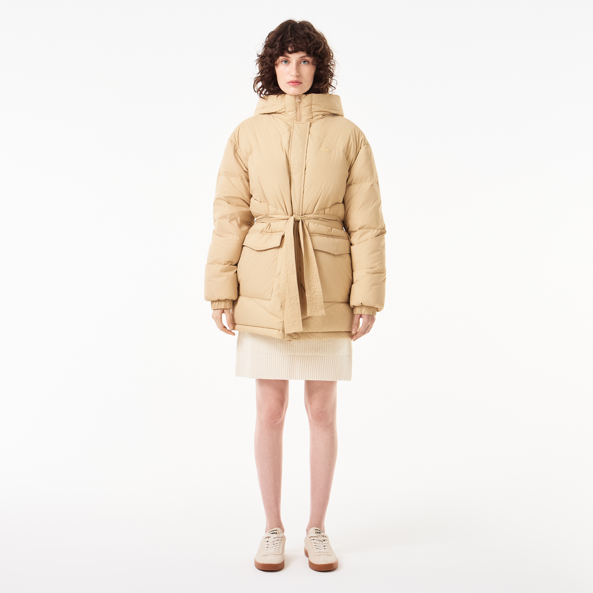 Женский короткий пуховик Lacoste с поясом и высоким воротом BF2518