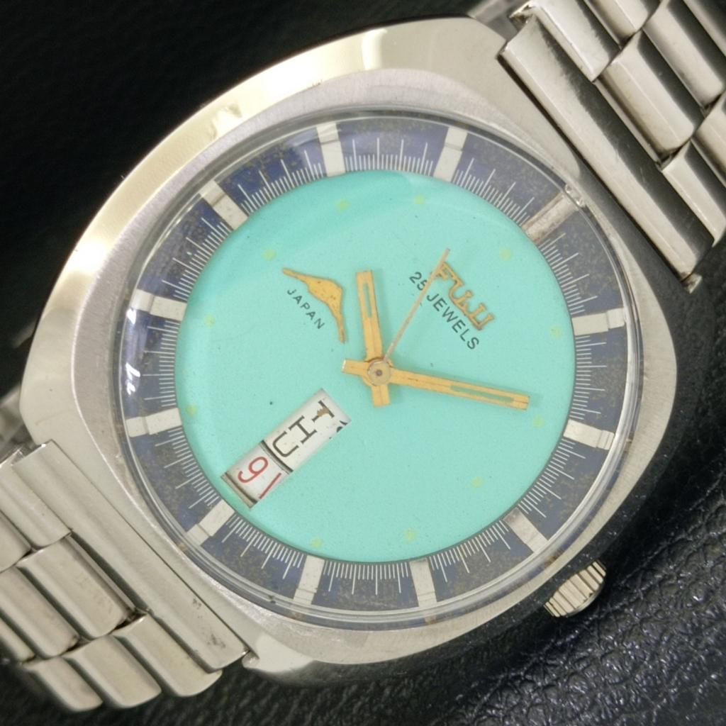 Б/У FUJI AUTOMATIC JAPAN MENS DAY&DATE @ 6 БИРЮЗОВО-СИНИЙ ЦИФЕРБЛАТ a432800-2 gray Vintagewatches