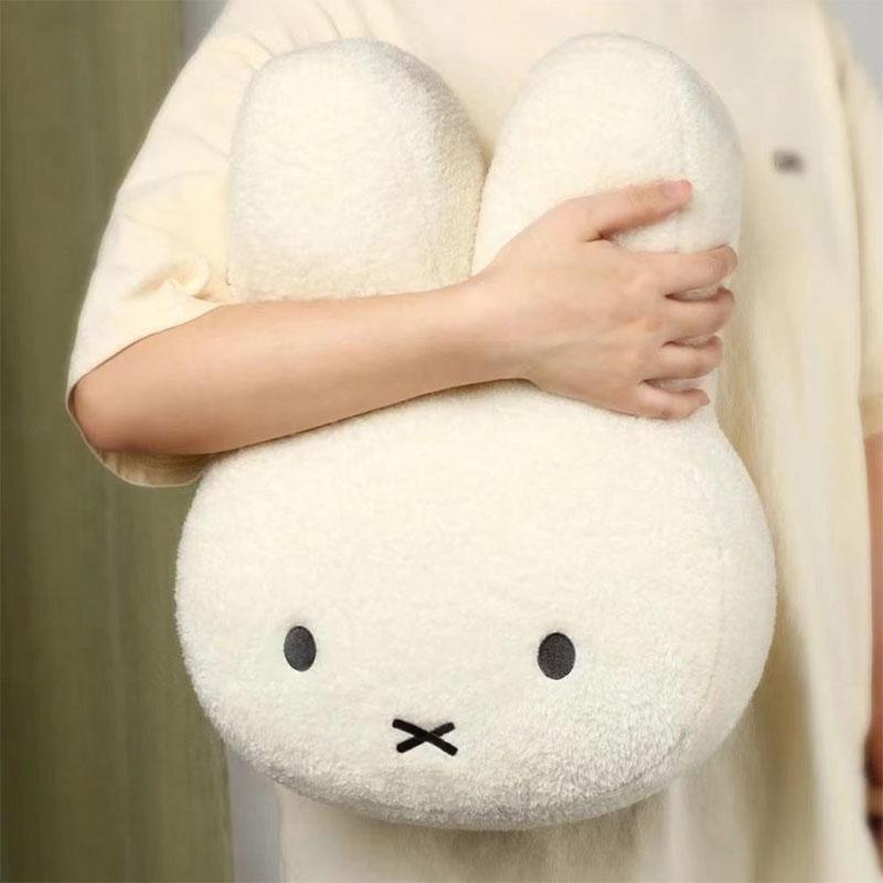 Миффи Черные глаза Милая кукла Плюшевая игрушка Кавайная Подушка для кровати мягкая удобная Подушка для дивана Подарок игрушки для Девочки и Мальчика beige Toy-002
