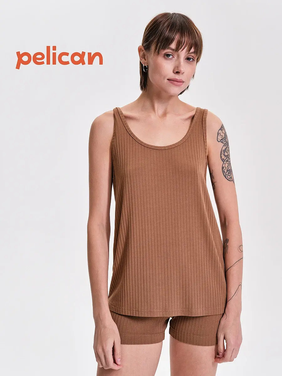 Пижама Pelican с шортами и майкой коричневая