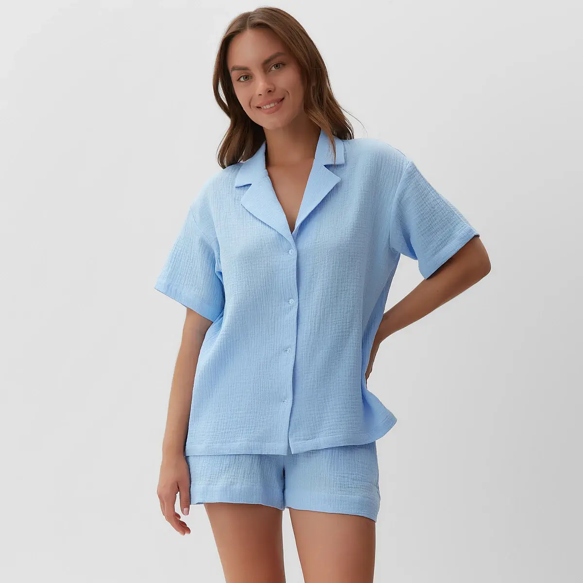 Пижама женская хлопковая голубая с рубашкой и шортами KAFTAN
