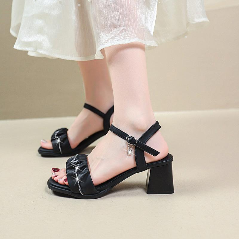 Модная обувь Женские тапочки Квадратный каблук Шлепанцы Женские Мягкий Блок 2025 Слайды Скандалы Весна Квадратный каблук Женская обувь Женские тапочки 35 чёрный Glamour Attic