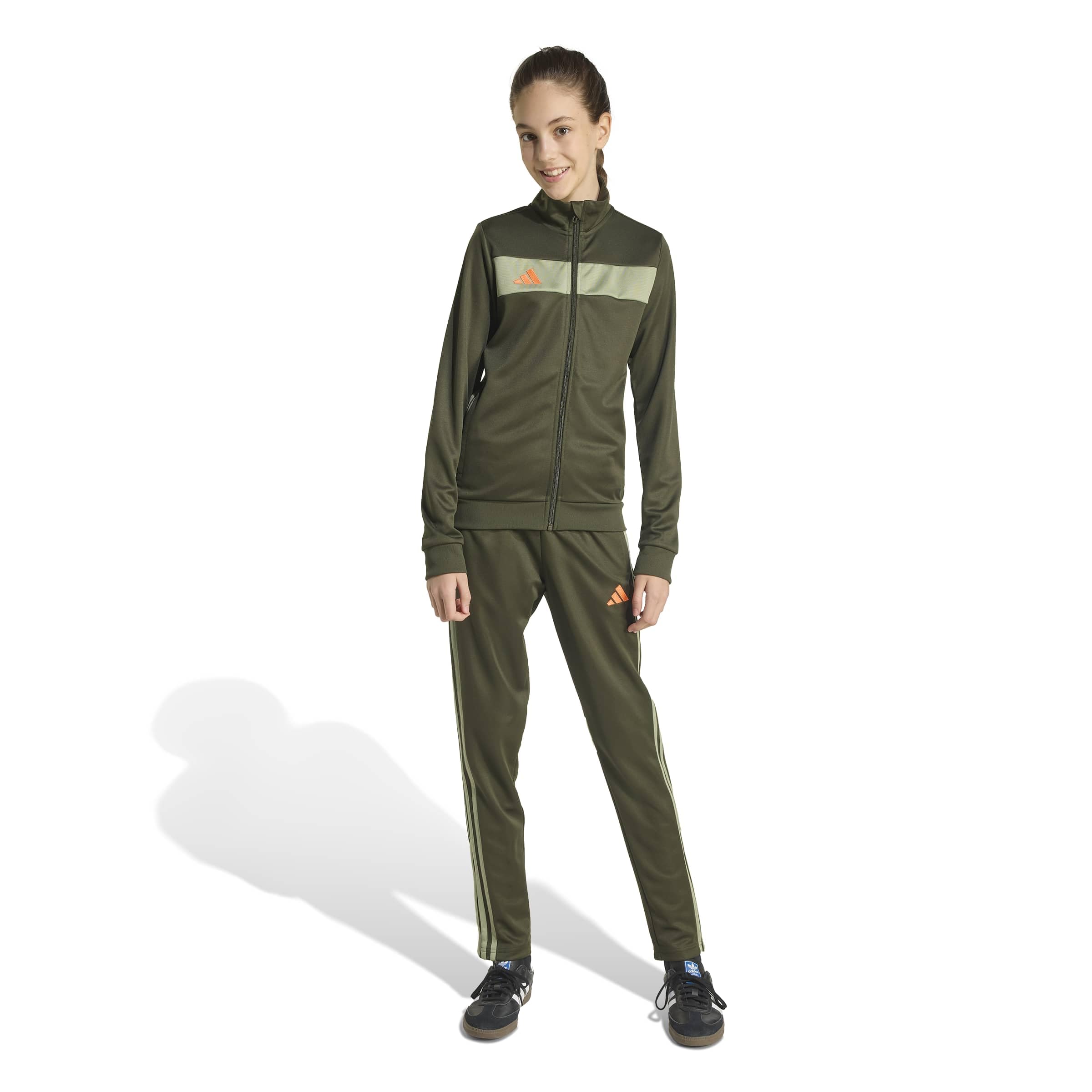 Комплект спортивного костюма Adidas Tiro Essential для футбола, детский, цвет «ночной оранжевый» (KSQ97) Груз/Палатка Зеленый/Импакт (JX2219) black AniWorld