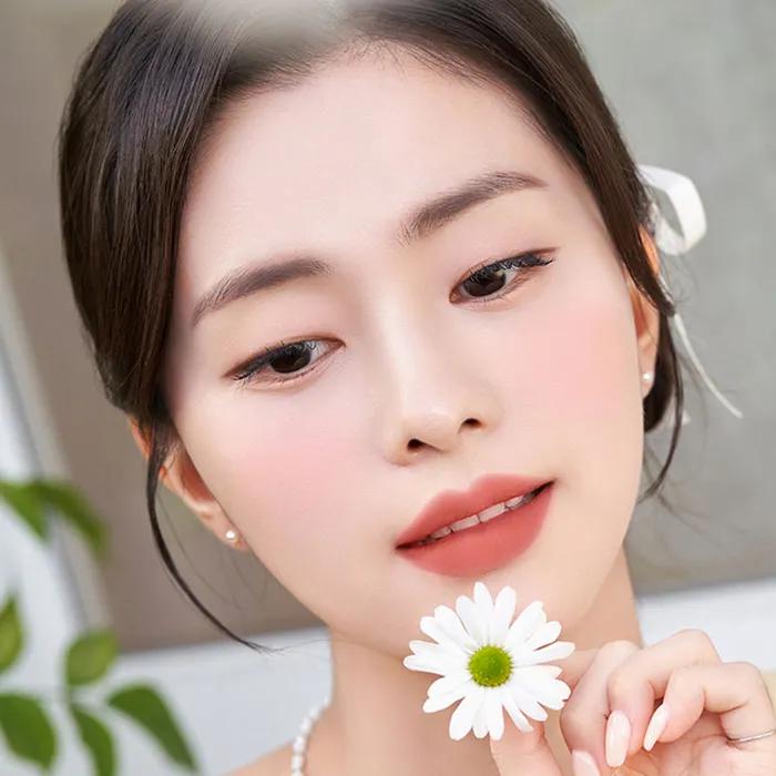 Ботаническая бархатная помада 04 Bau white BeautyGlam