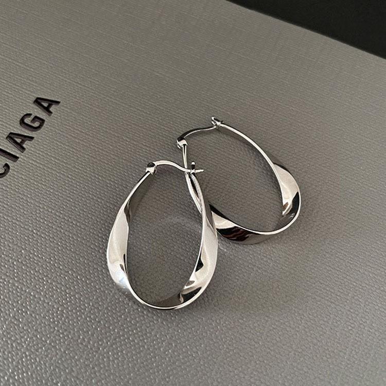Серьги для девочек Niche Design Sense High-end Earbuds Plain Circle Earrings for Women gray Wucifang Jewelry