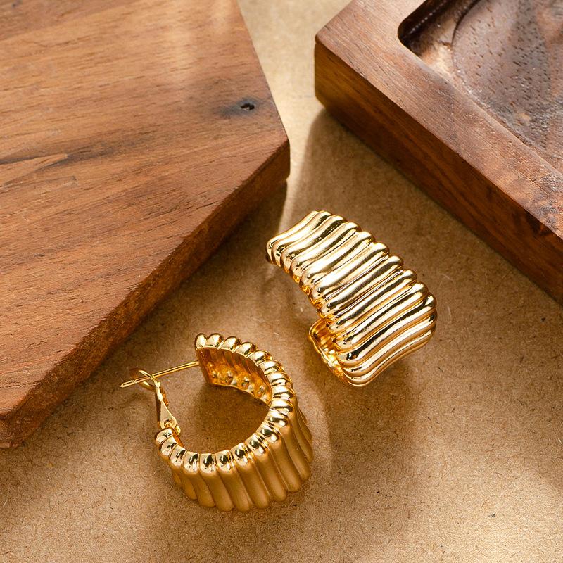 Модные женские серьги золотой Future Jewelry