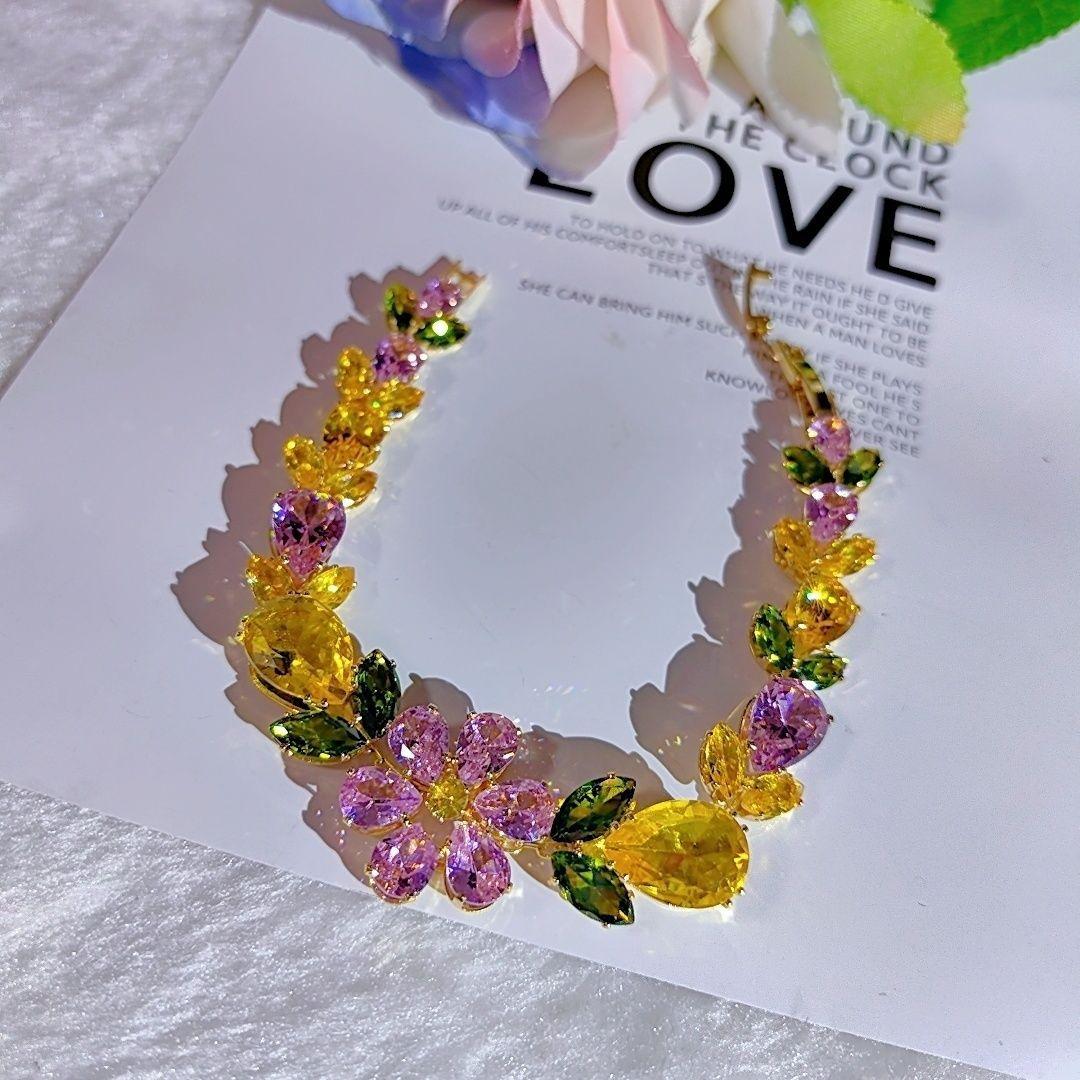 Colorful zircon yellow crystal bracelet, large flower, heavy industry, girl s bracelet, light luxury and high-end feeling gray Queen mall