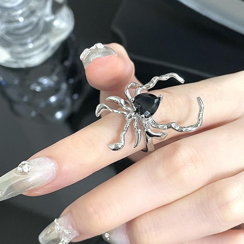 Кольцо Niche Design Sense Light Luxury Cold Wind Spider с черным драгоценным камнем, модное открытое кольцо для женщин. Adjustable opening gray BEE BoBo