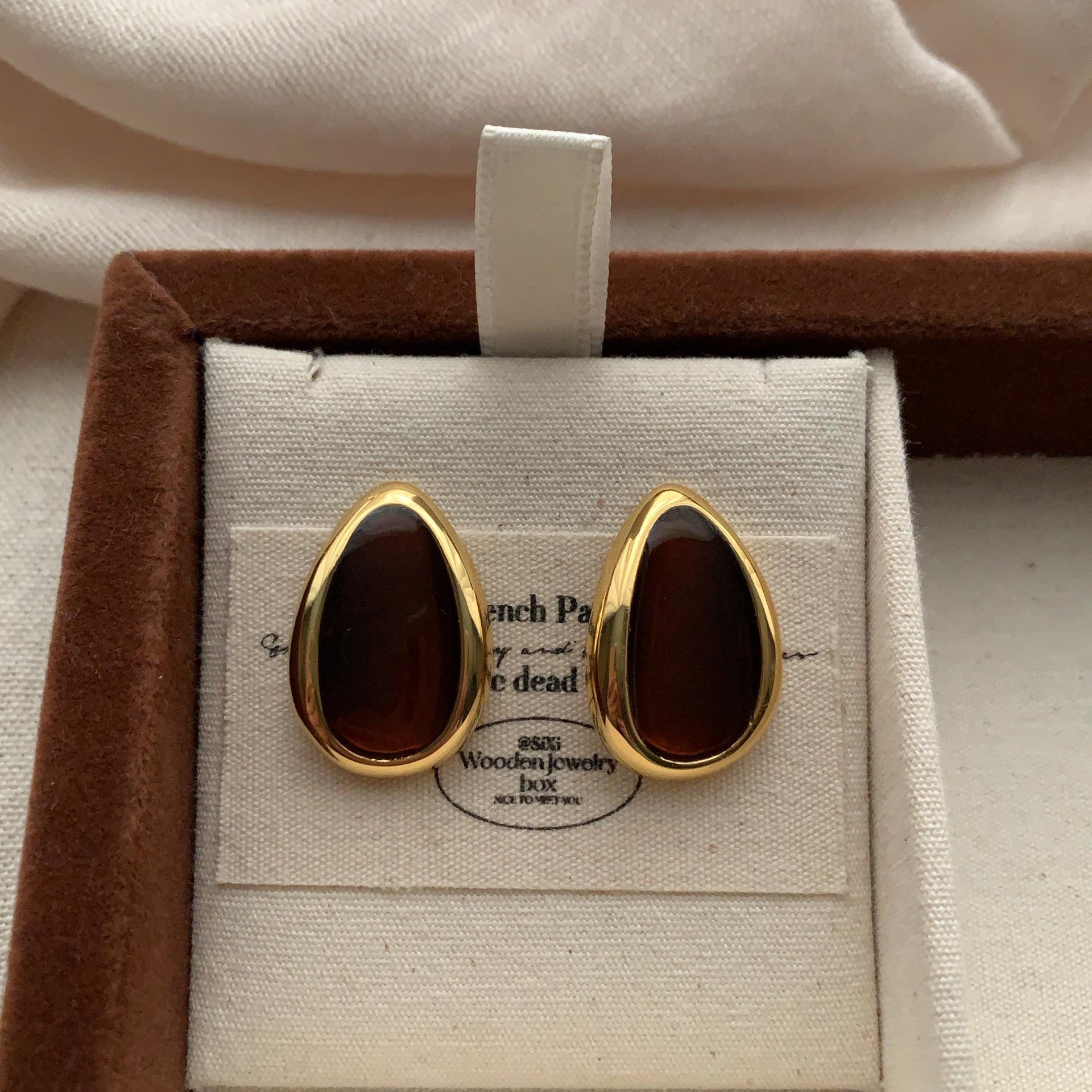 Water Drop Stud Earrings Light Luxury High Sense Three-Dimensional Personality Minimalist Commuting Versatile Autumn And Winter Earrings brown QI Event