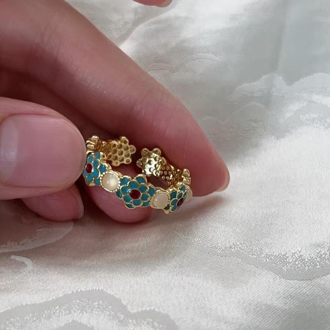 Кольцо-цветок из циркона с капающим маслом, средневековое винтажное кольцо на указательный палец, легкая роскошь, темперамент, нишевые украшения beige Garment fashion world