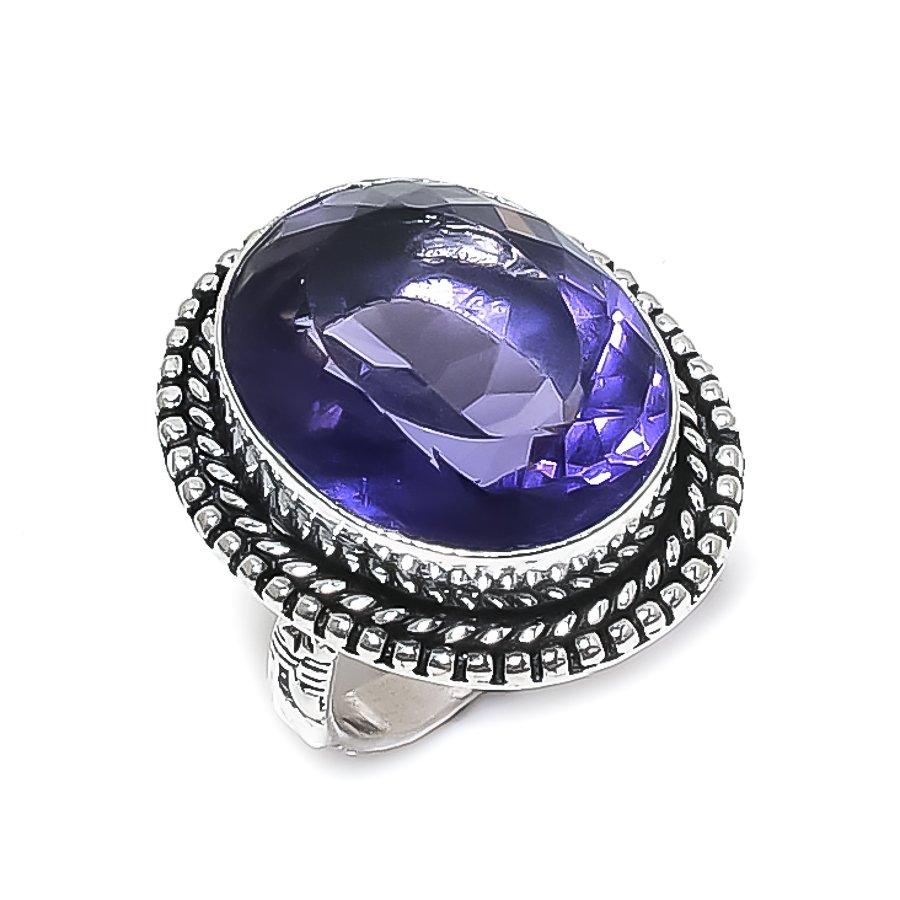 Ювелирное кольцо из серебра 925 пробы с аметистом, размер 7 gray Madonnajewels