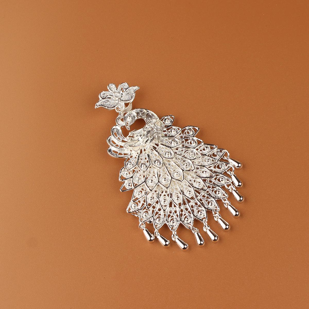 Imitation Silver Retro Peacock Sweater Chain Ethnic Style Necklace Literary Fairy Fan Exaggerated Chain Scenic Refrigerator Sticker Pendant Chain brown BaiJia Jewelry AA