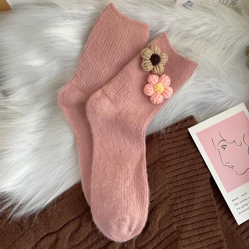 New cute socks warm thickened three-dimensional floral socks worn with shark pants merino wool socks winter socks 34-39 brown Versatile socks