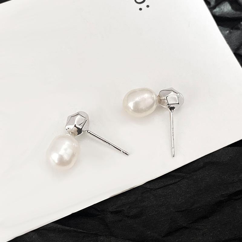 Серьги Doudou Pearl Temperament и повседневные универсальные серьги white Original jewelry design