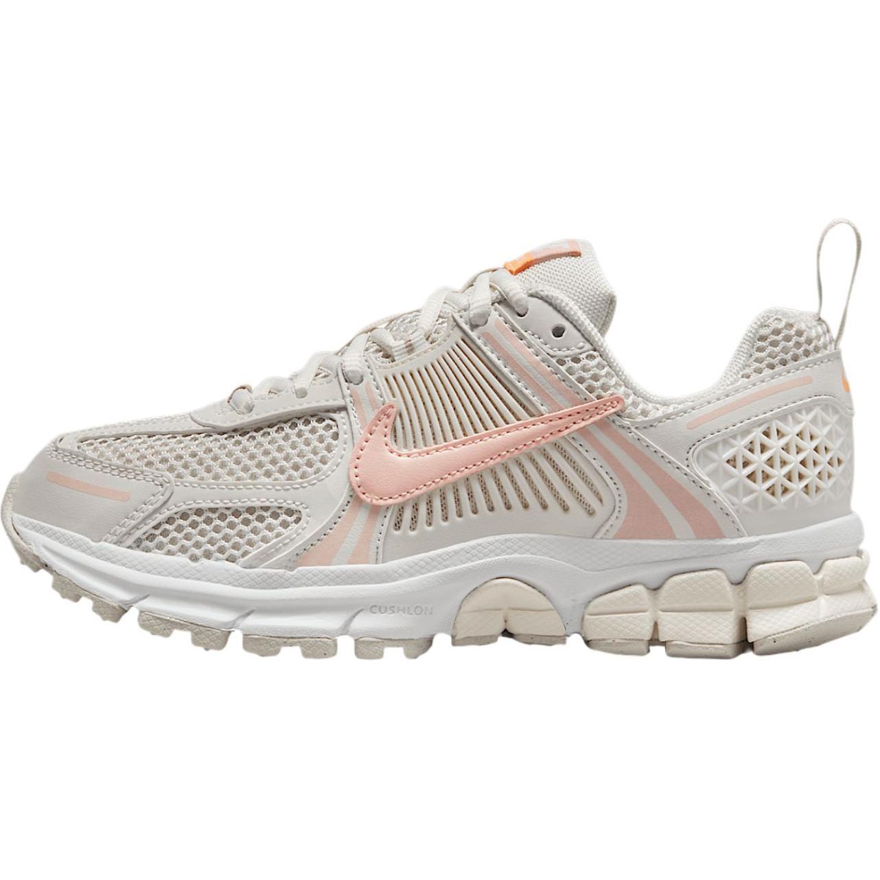 Кроссовки детские Nike Vomero 5 GS Phantom Echo Pink Cream Light-Orewood-Brown White HF6998-003 36.5 gray