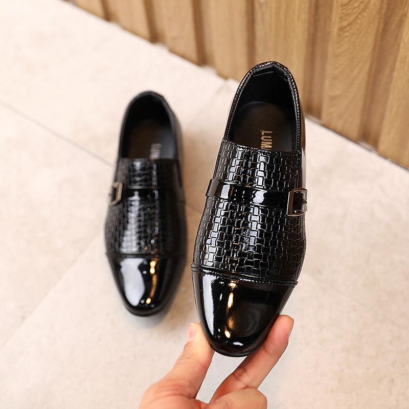 Children s leather shoes, new spring and autumn models, boys  performance leather shoes for primary and middle school students, soft-soled flower boy 21-25One Hand Shot5Double black Kingglory