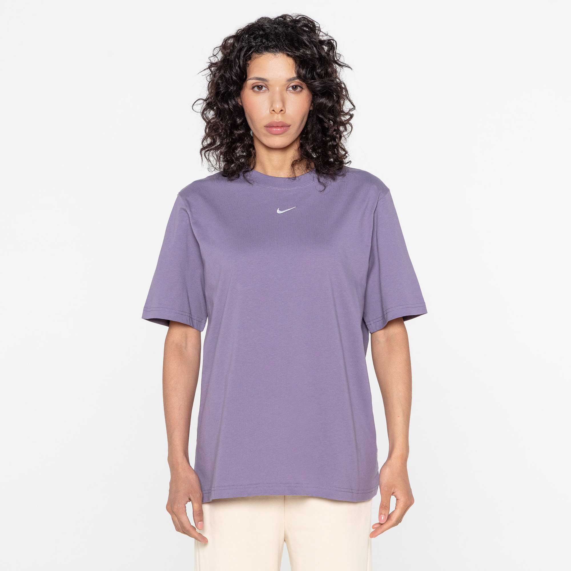 Женская футболка Nike Sportswear Essential FD4149-509-S