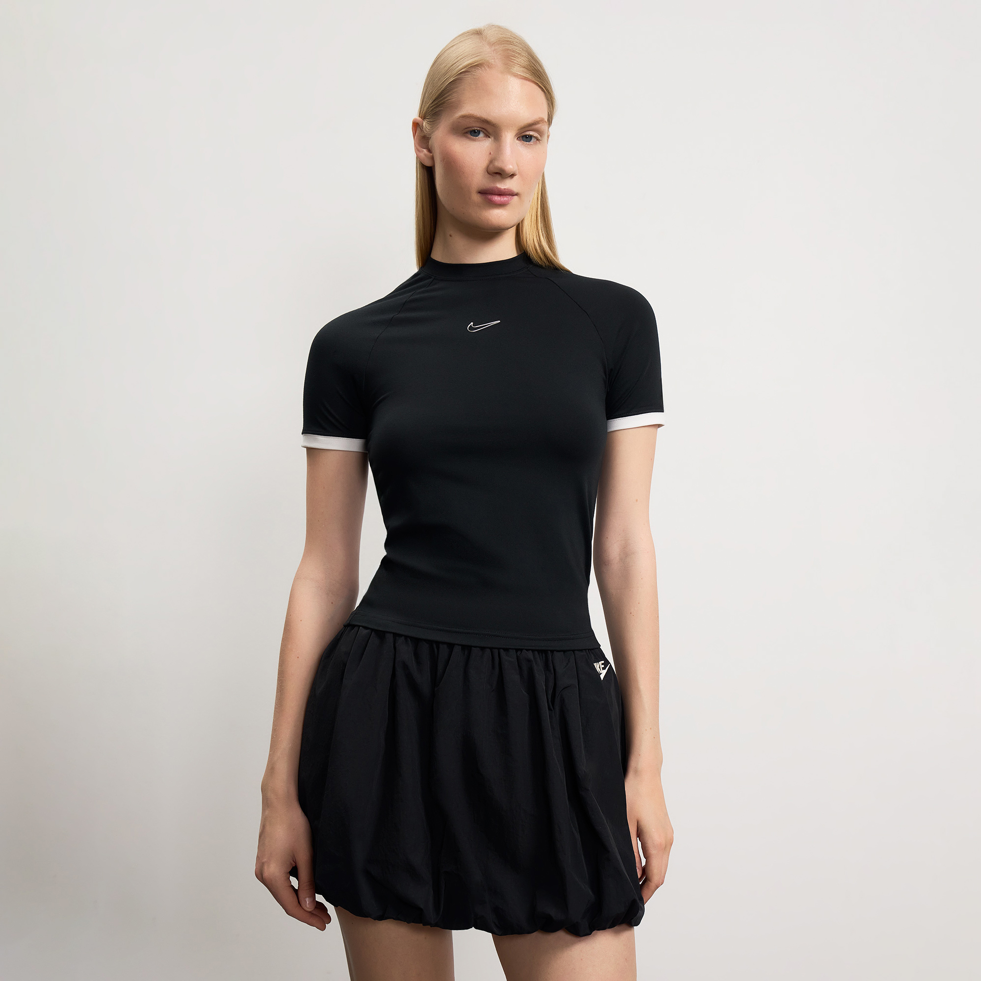 Женская футболка Sportswear Slim Short-Sleeve Top Nike IO1291-010-S