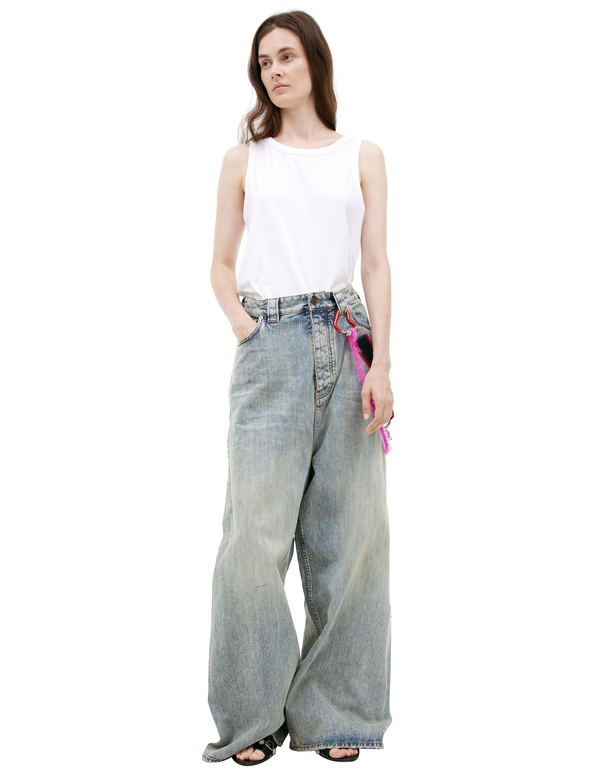 Широкие джинсы с брелоком Balenciaga 831693/TNW65/5760
