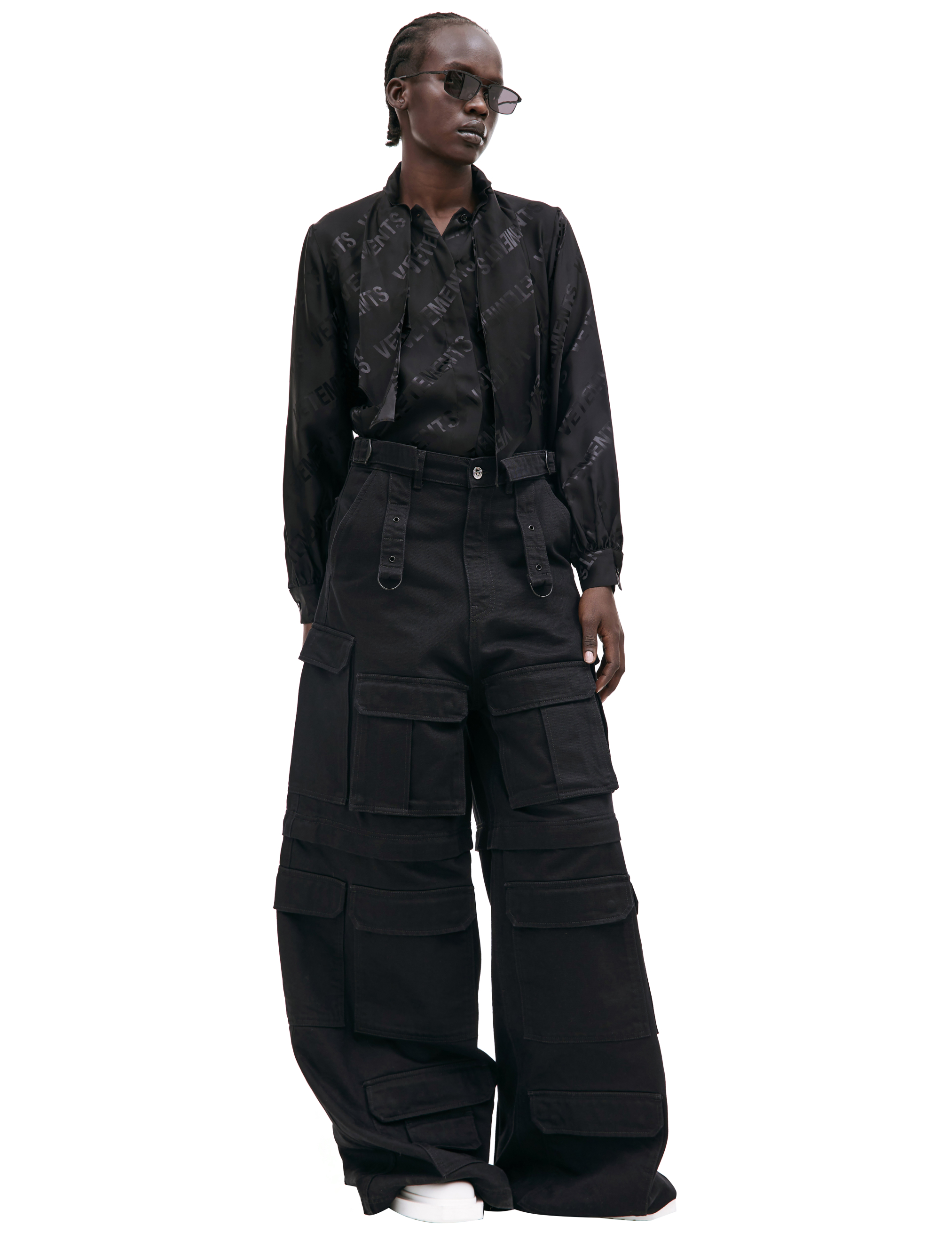 Джинсы-трансформеры с карманами VETEMENTS UE54PA180B/1505