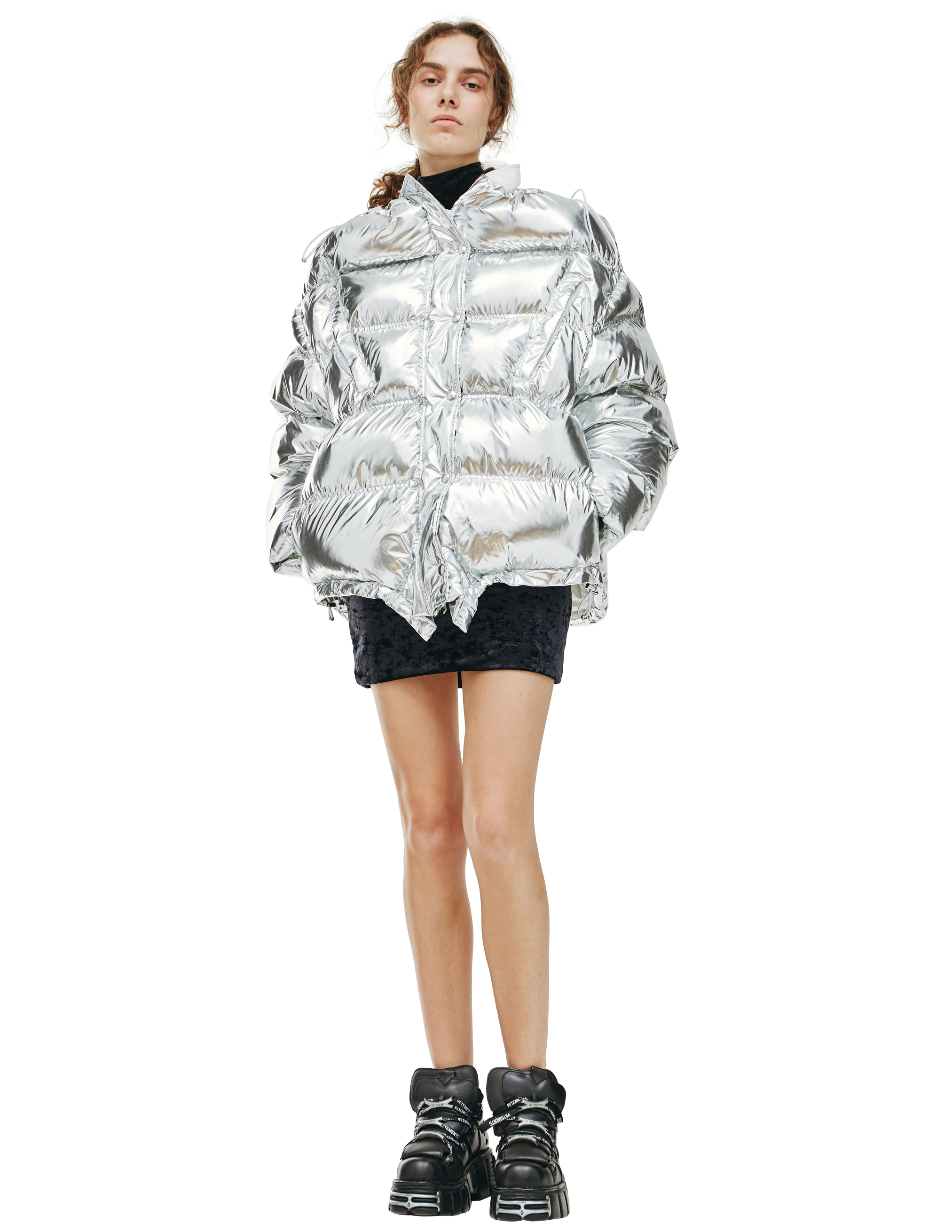 Пуховик с широким воротом VETEMENTS WAH21JA942