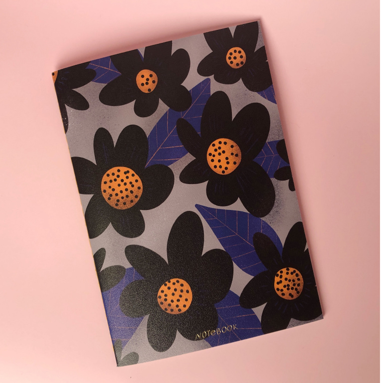 Тетрадь в клетку Black flowers А6 24 л 90 г, скругленные края, бумага слоновая кость, сшивка Подписные издания ПИ-1100115