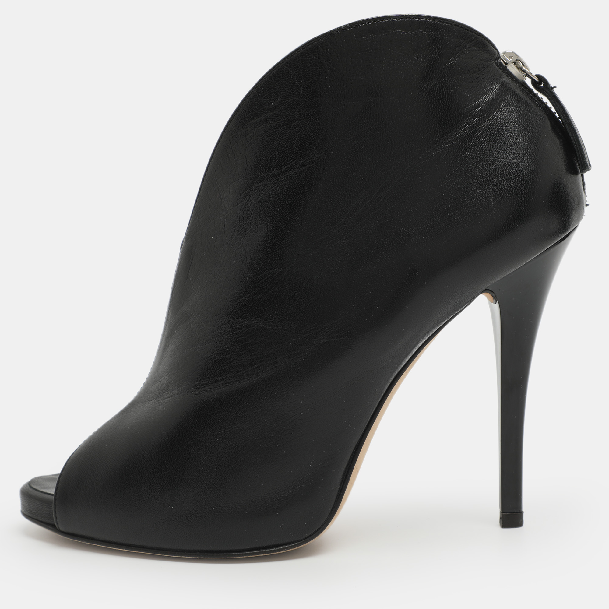 Gianvito Rossi Size 38.5 Black Leather Peep Toe Booties