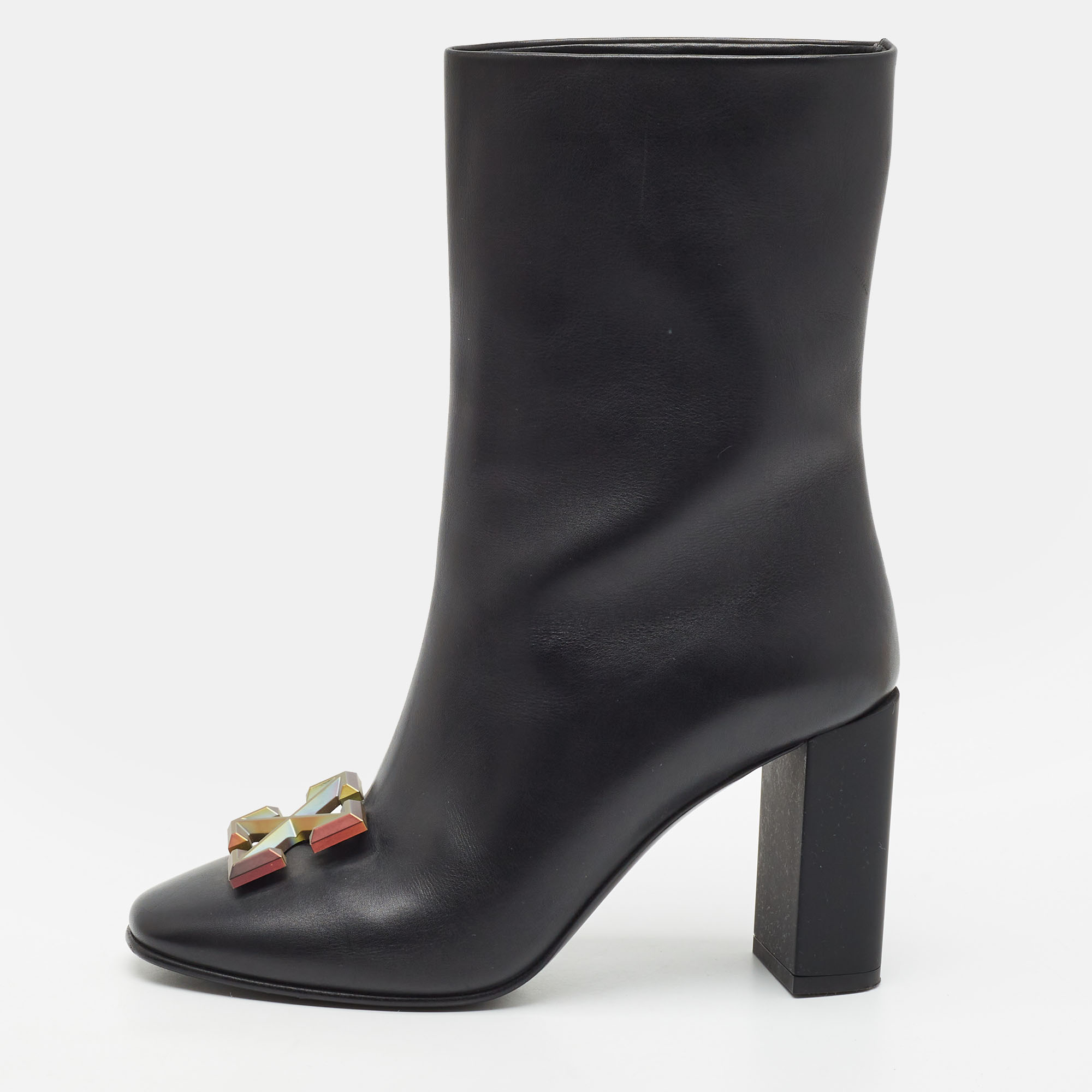 Off-White Arrow Size 37 Black Leather Ankle Length Boots