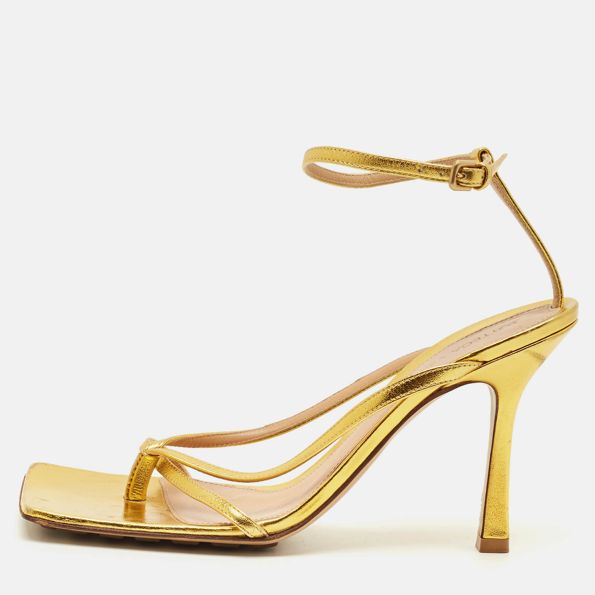 Bottega Veneta Stretch Size 38 Gold Leather Ankle Strap Sandals