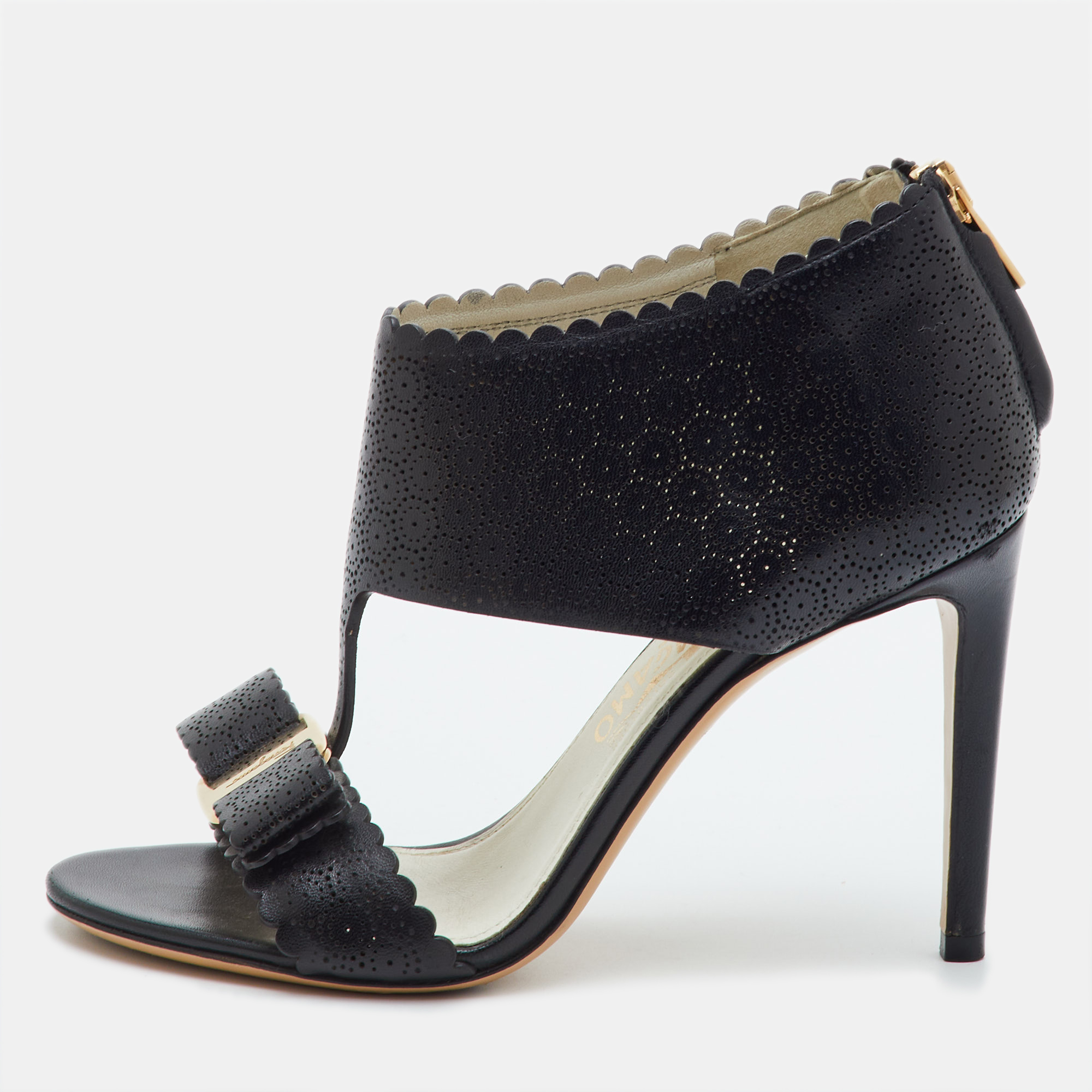Salvatore Ferragamo Pellas Size 35.5 Black Perforated Leather Vara Bow Sandals