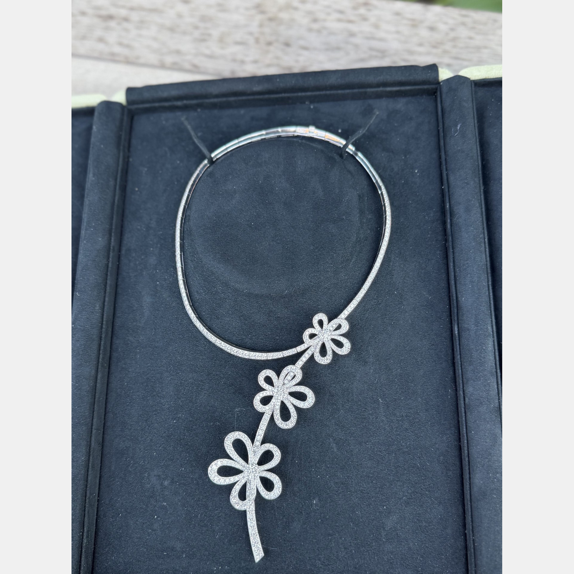 Van Cleef & Arpels Flowerlace VCARP05000 18k White Gold Necklace