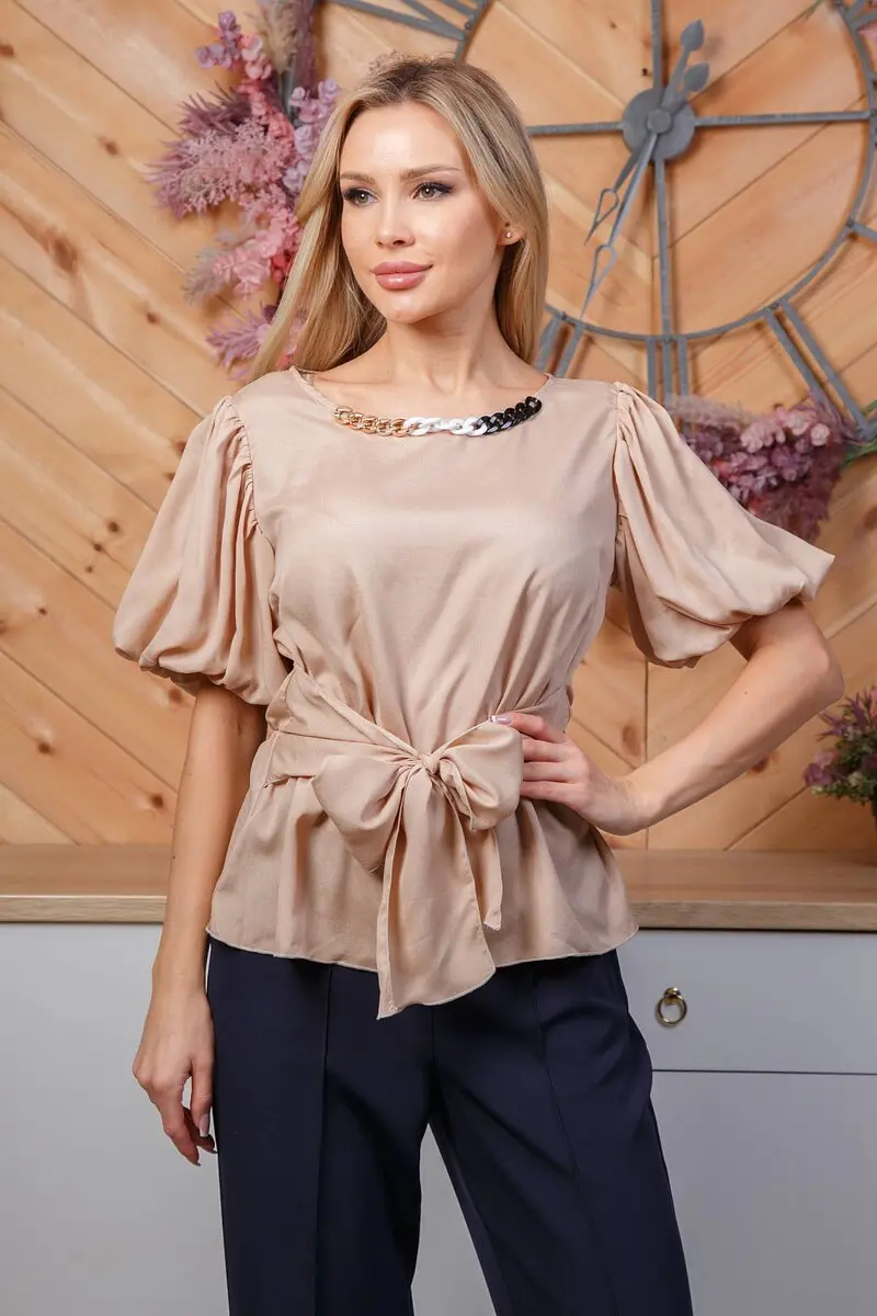 Блузка Lila classic style прилегающая бежевая