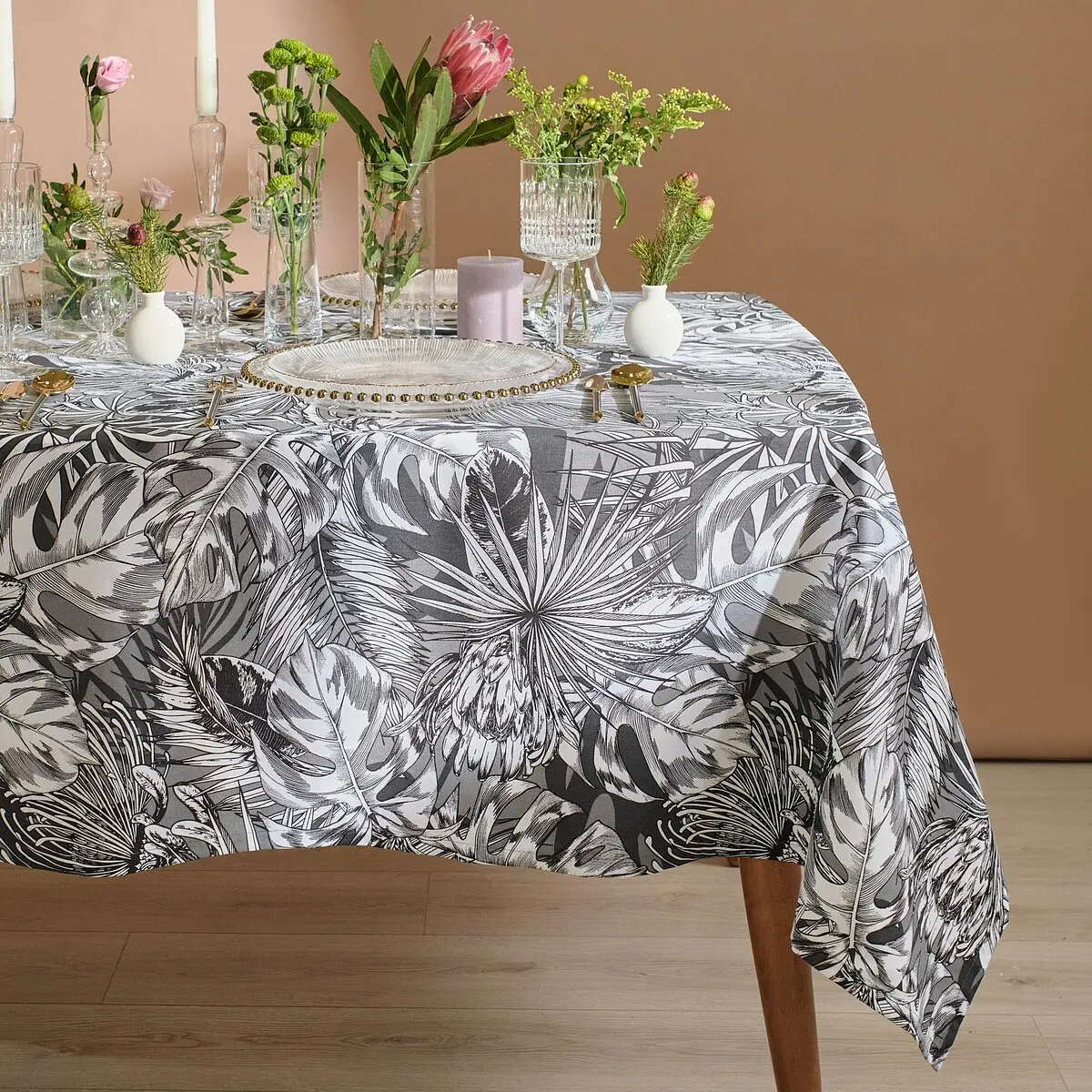 Скатерть Этель Palm leaves хлопковая 149×220 см белая с чёрным хлопковая 149×220 см для обеденного стола белая с чёрным