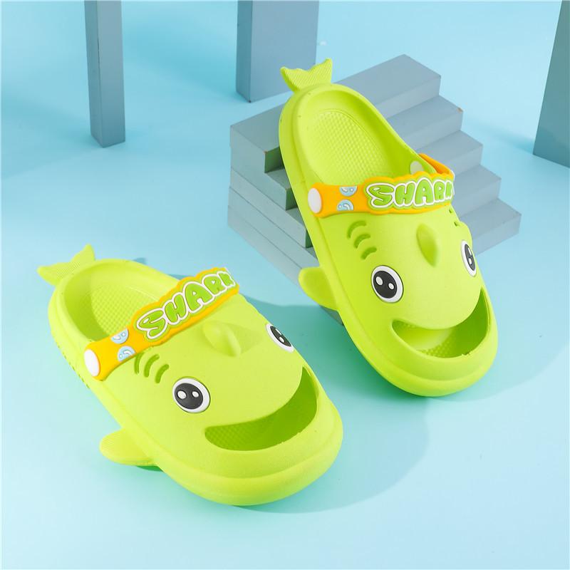 Летние тапочки Shark для детей, холодные тапочки для дома, нескользящие, мягкие, удобные, симпатичные, детские тапочки с отверстиями, домашние тапочки для мальчиков и девочек 22-23insole150mm зелёный Walk in Vogue